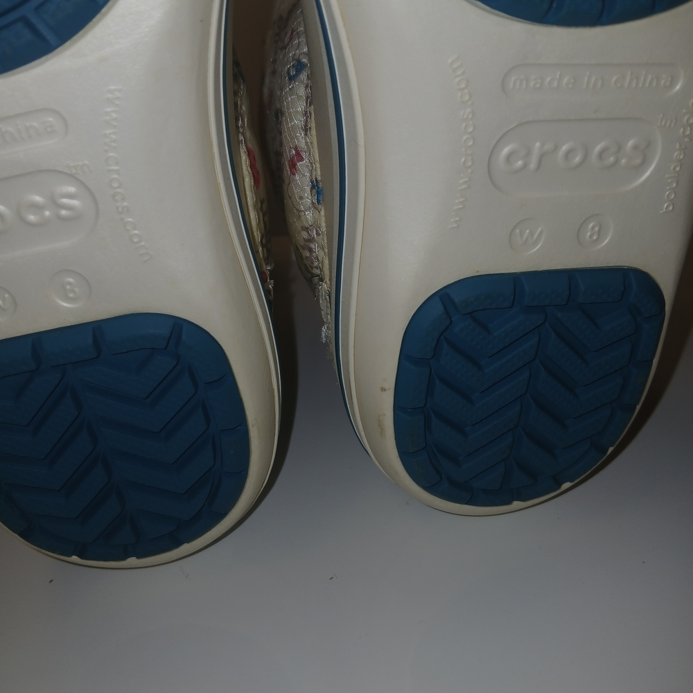 Crocs Hello Kitty RARE Boots - Picture 9 of 12